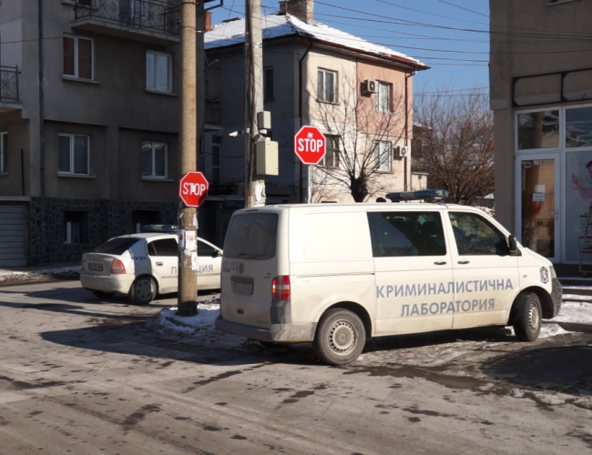 Възрастен мъж загина след падане от тераса в Дупница