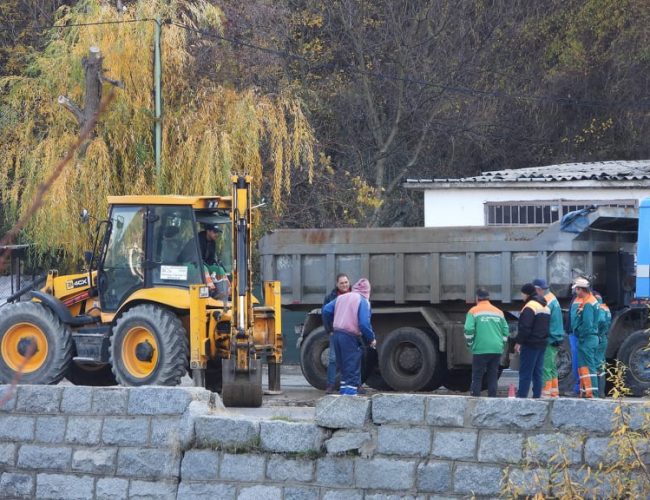 Всеки ден спират водата заради ремонта на ул. „Орлинска“