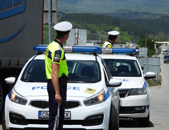 Дупнишки полицаи намериха Порше, откраднато в Пловдив, шофьорът избяга