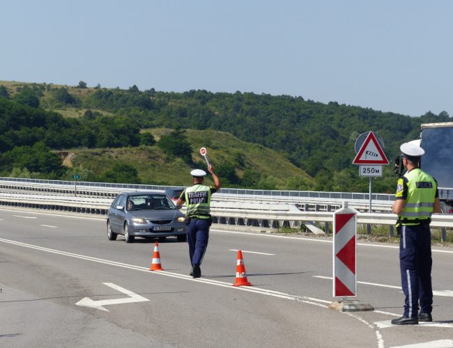 Операция сложи „сито“ на магистралата край Дупница