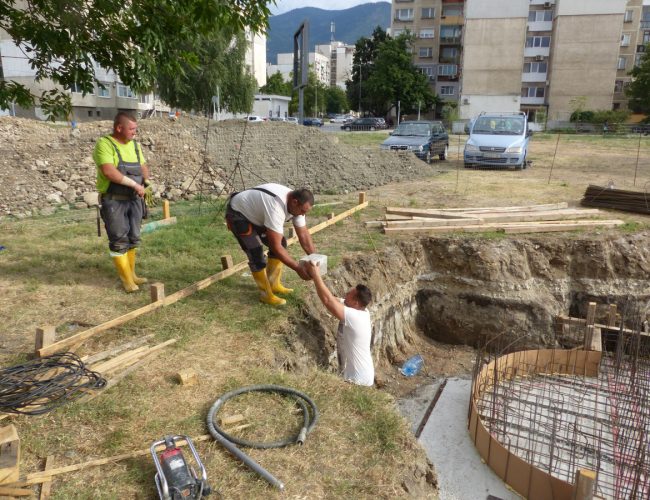 Изляха основите на черквата в жк „Бистрица“