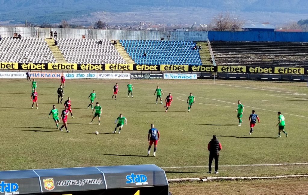 Марек загря за Миньор Перник с победа